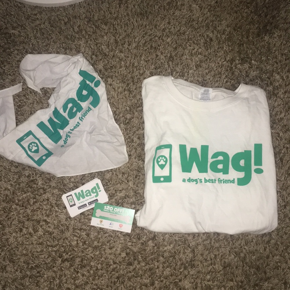 Wag Walker items! Includes shirt, bandana & cards